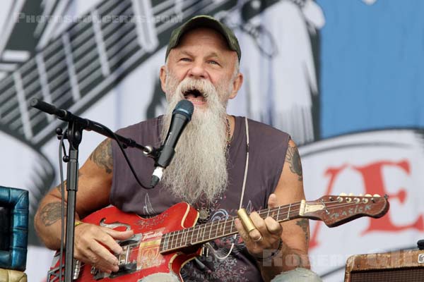 SEASICK STEVE - 2017-07-23 - PARIS - Hippodrome de Longchamp - Main Stage 2 - 